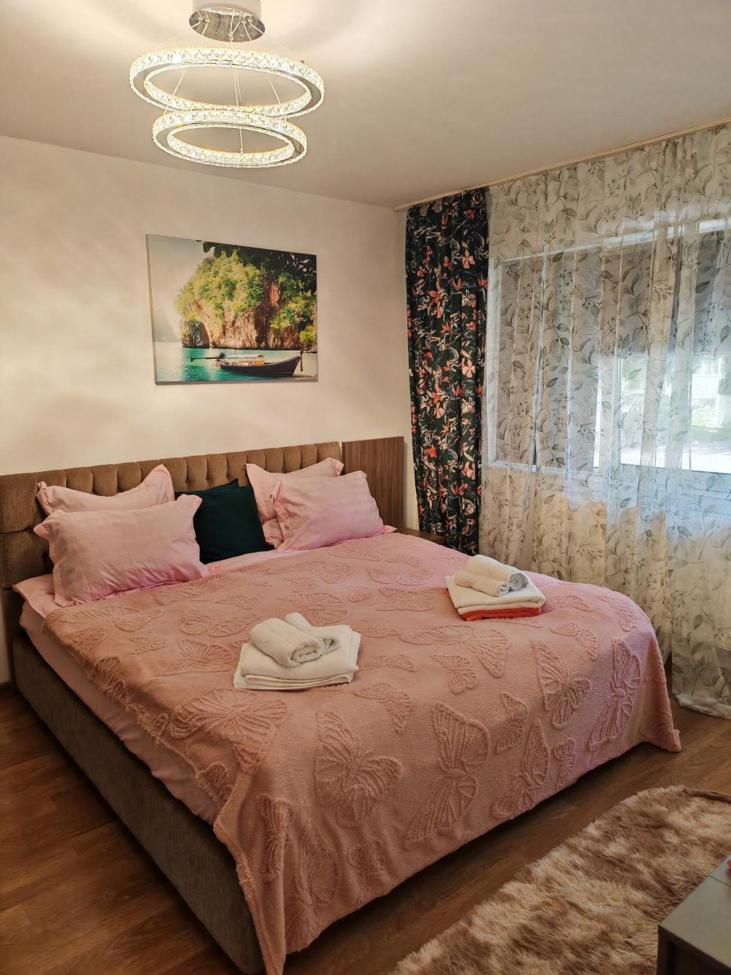 Mony Apartaments Roman Dış mekan fotoğraf